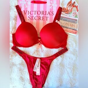 🩷🩷Victoria's Secret Red Bra and Panty Set 36C🩷🩷